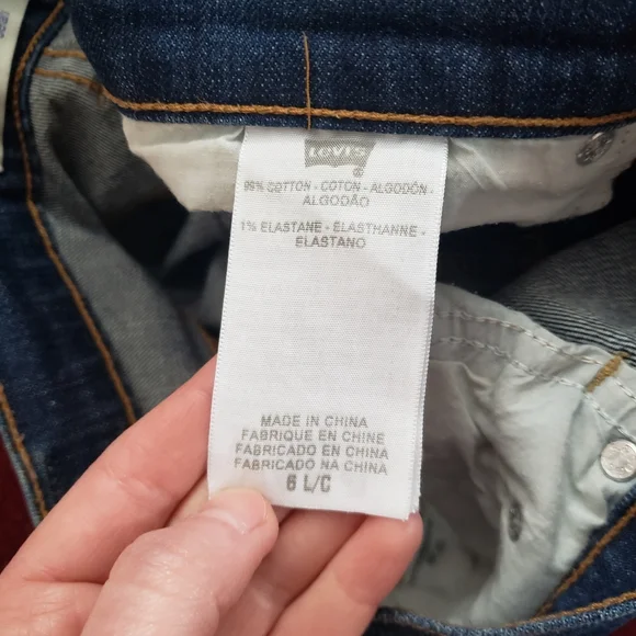Levi's Women's Straight Leg Jeans - Picture 5 of 6
